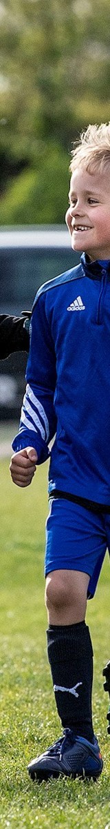 To drenge snakker undervejs To drenge snakker undervejs